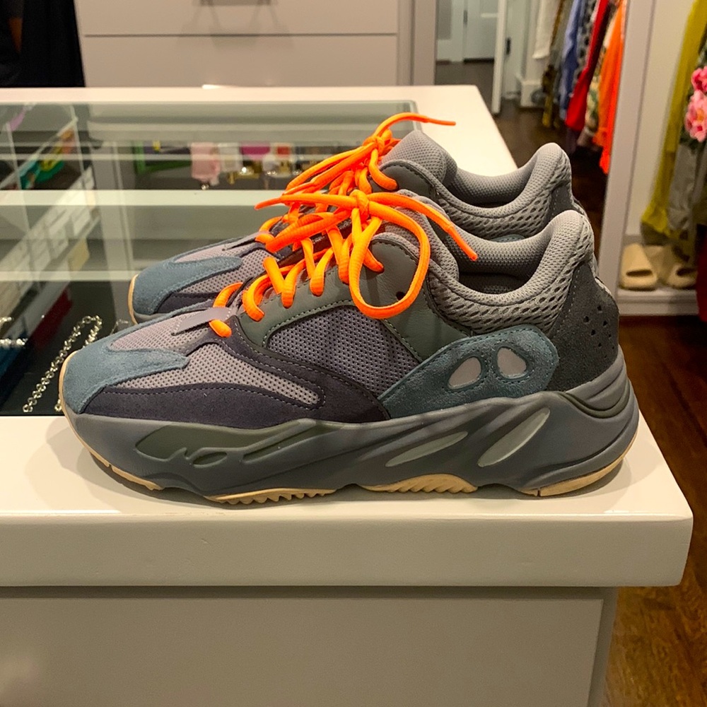 Yeezy Waverunner grey, no box